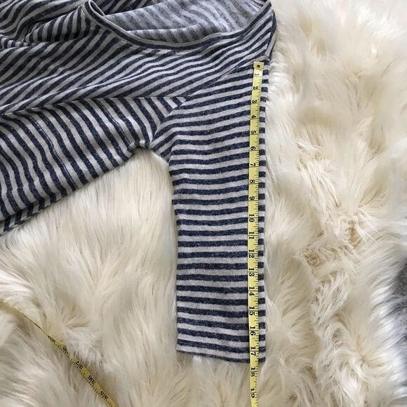 Ophilia Asymmetrical Tunic Blue and White Size 3 - Picture 9 of 10